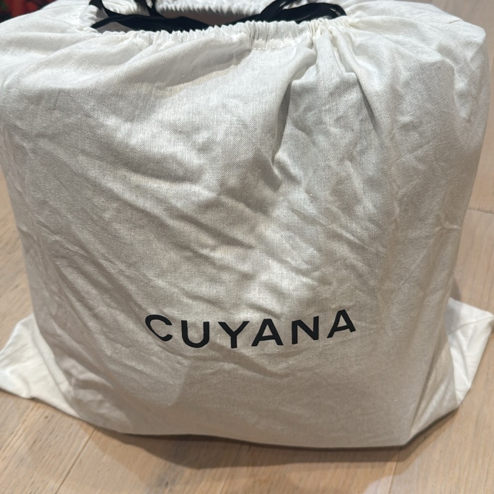 Cuyana Structured Black Leather Tote Bag - Like New! - Picture 16 of 16
